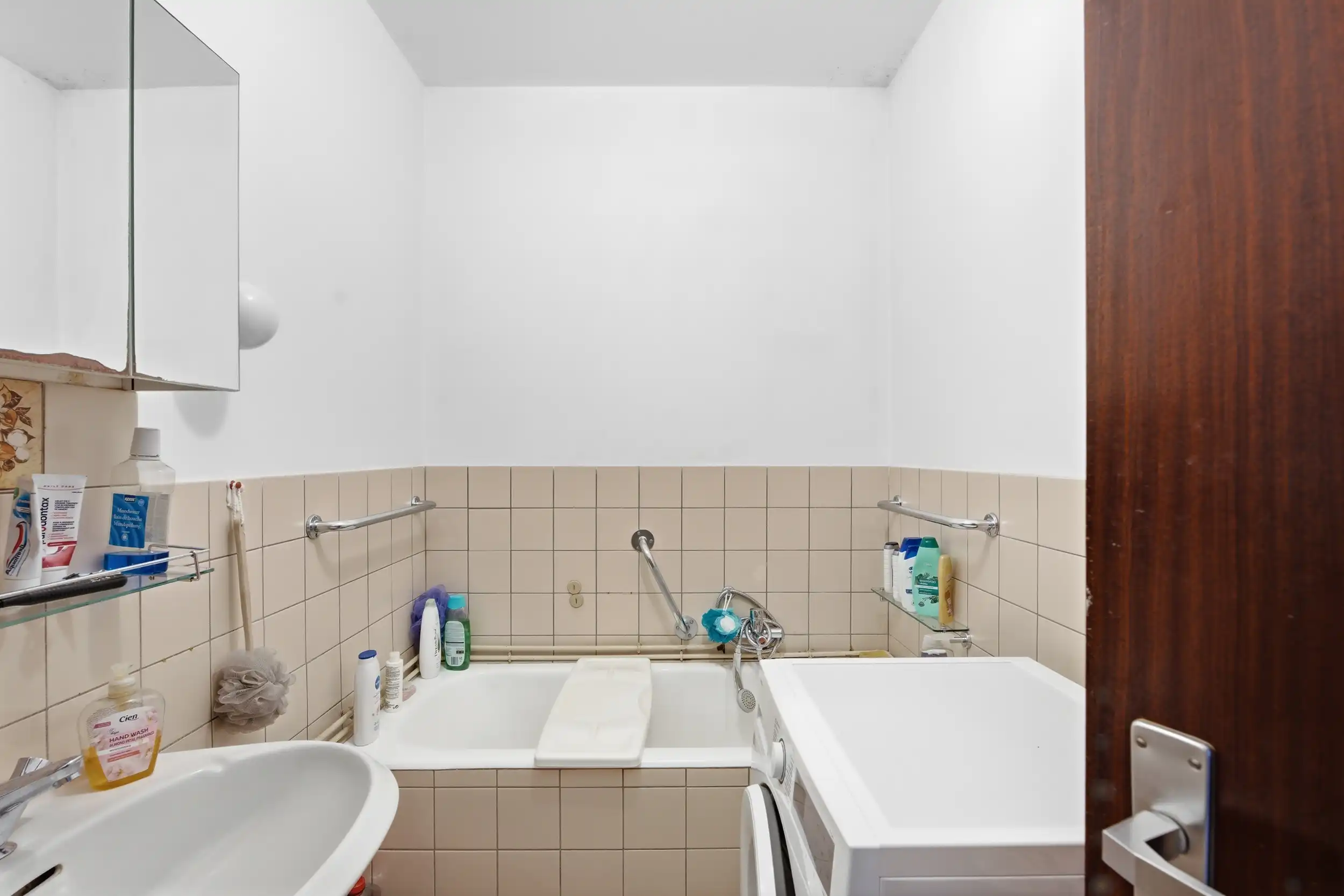 Lichtrijk 2-slaapkamerappartement op 2de verdiep in Lebbeke foto 5