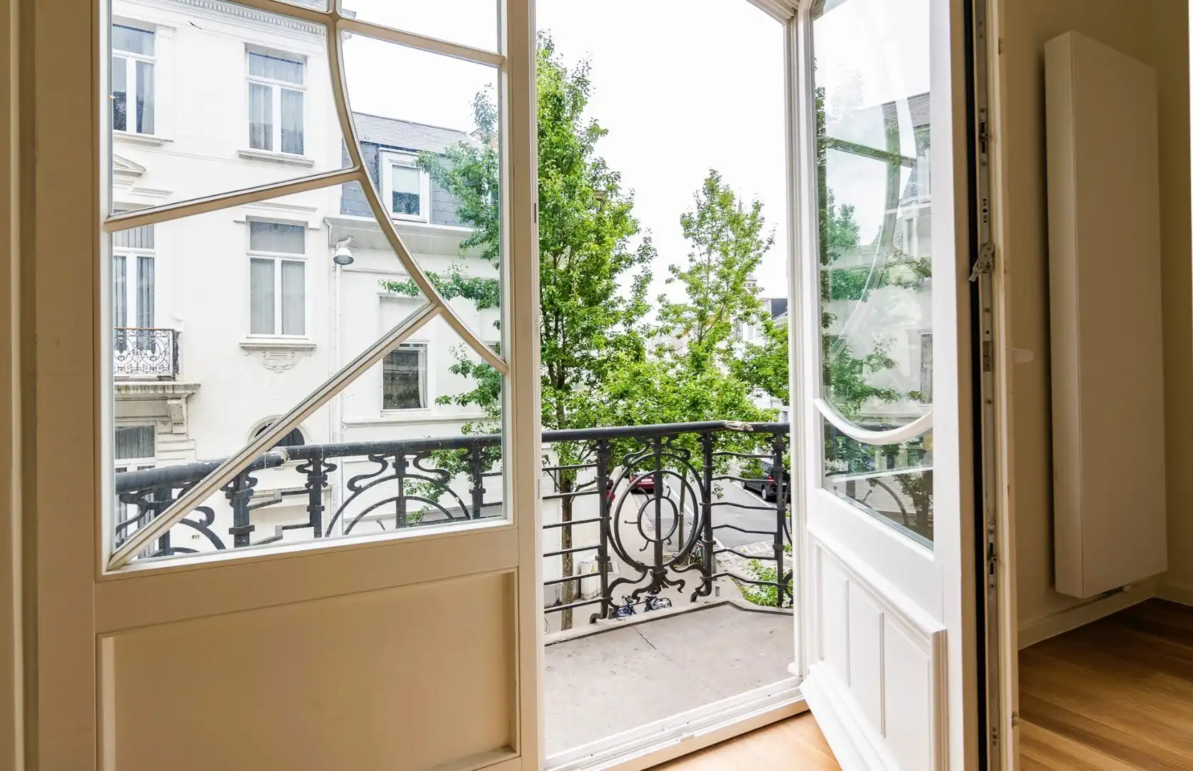 Uniek en luxueus appartement in prachtig gebouw op Zurenborg foto 3