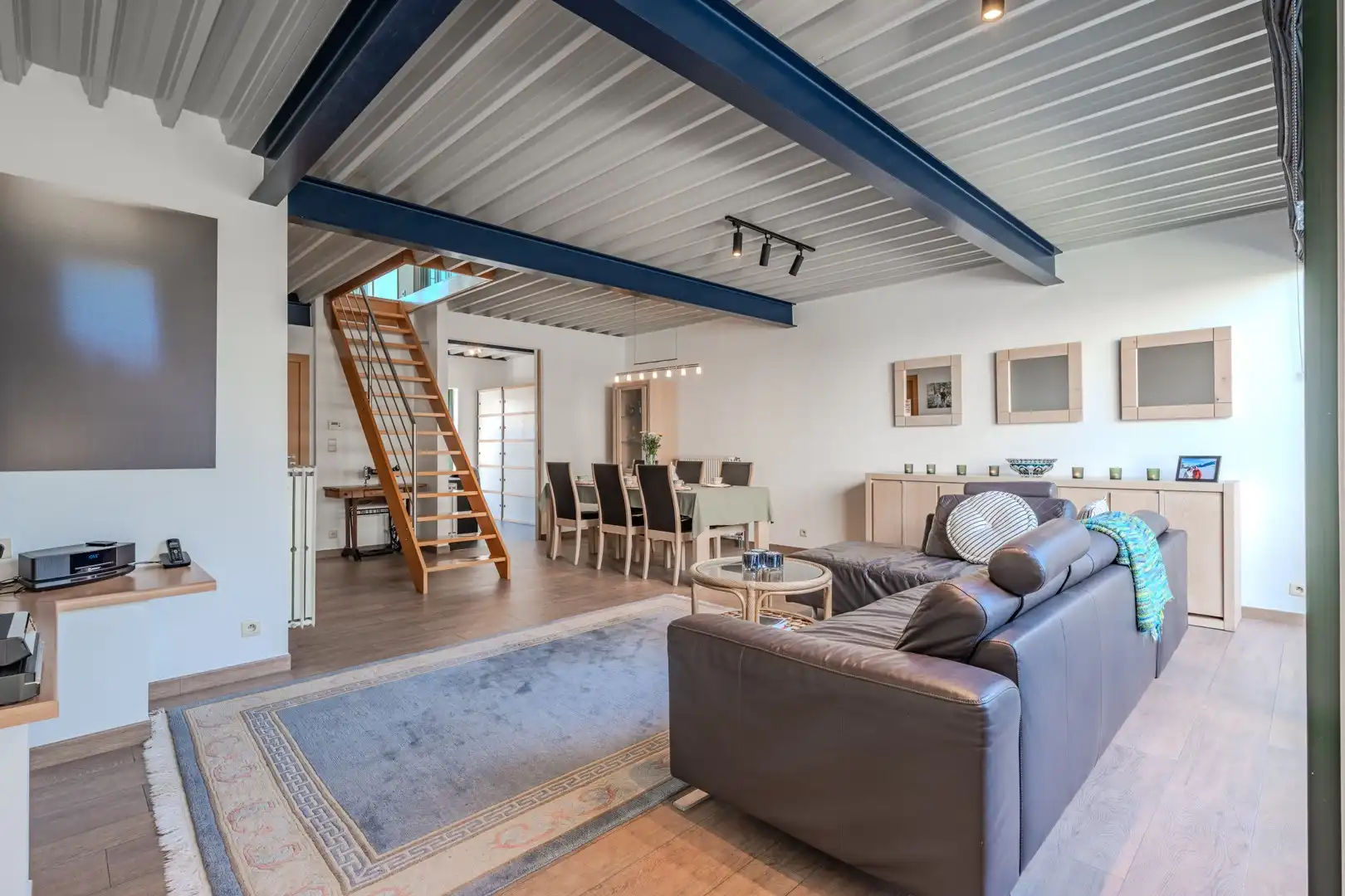 Ruime instapklare woning met landelijk zicht foto 4