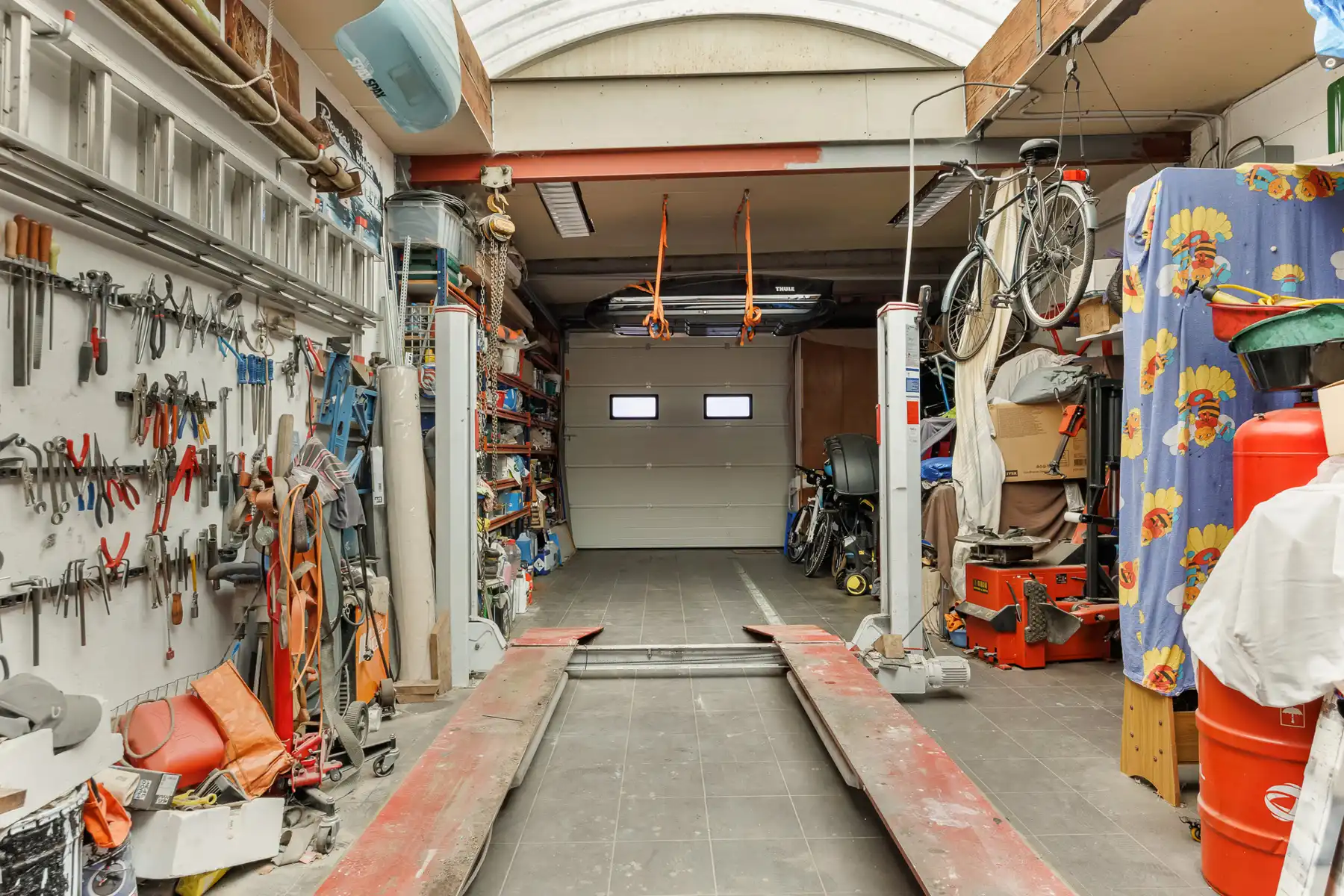 Halfopen bebouwing met zwembad nabij centrum van Stabroek! foto 14