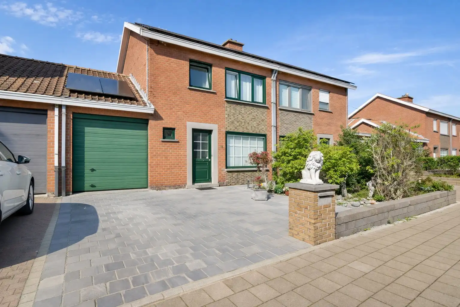 Gezellige woning in een residentiële woonwijk! foto 2