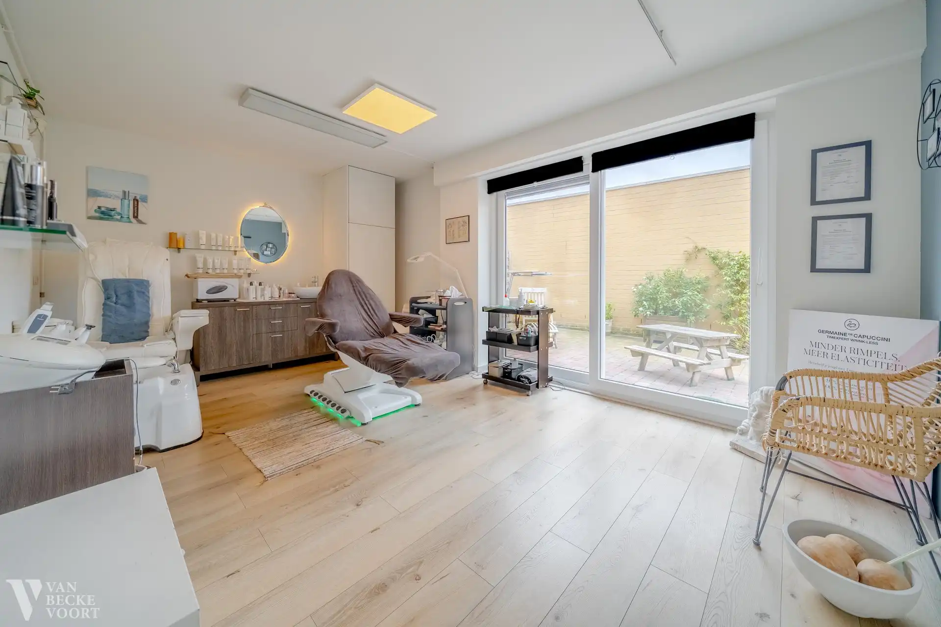 Commercieel over te nemen Duinenstraat 326 - 8450 Bredene
