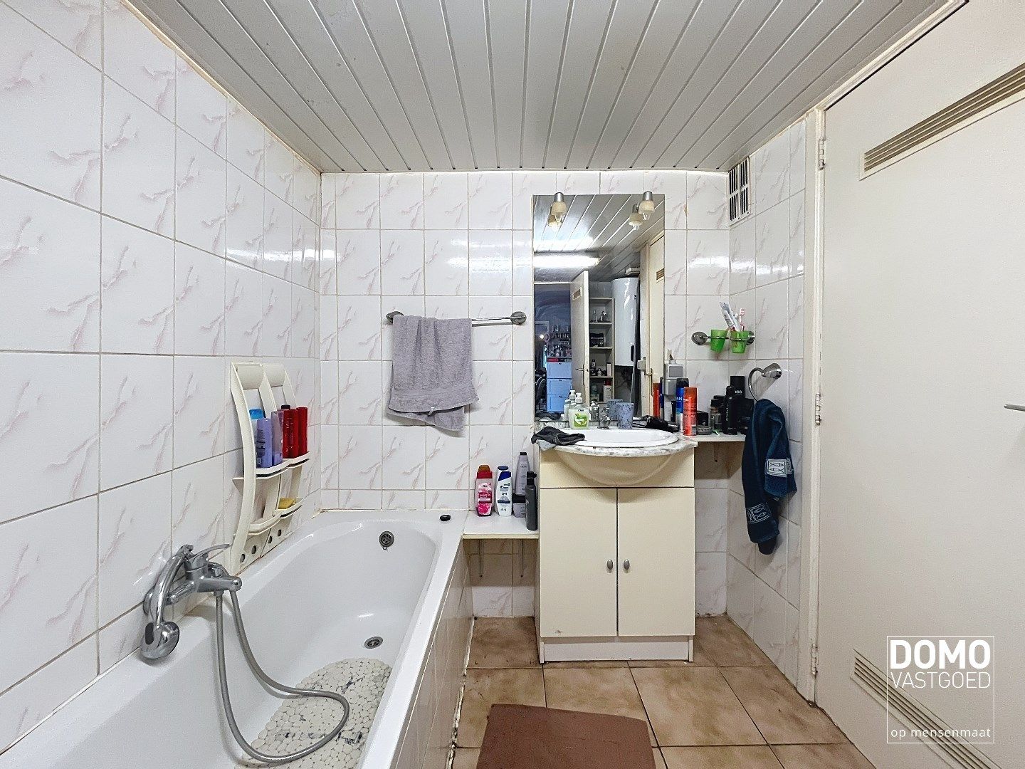 RUIME TE RENOVEREN WONING MET 5 SLAAPKAMERS EN RUIME ACHTERLIGGENDE GARAGE TE BILZEN-HOESELT foto 7