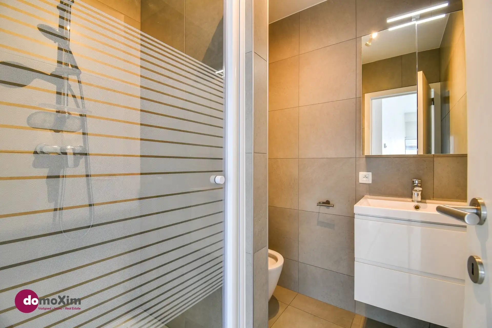 Opbrengsteigendom met 3 appartementen en handelsruimte in het centrum van Mechelen foto 8