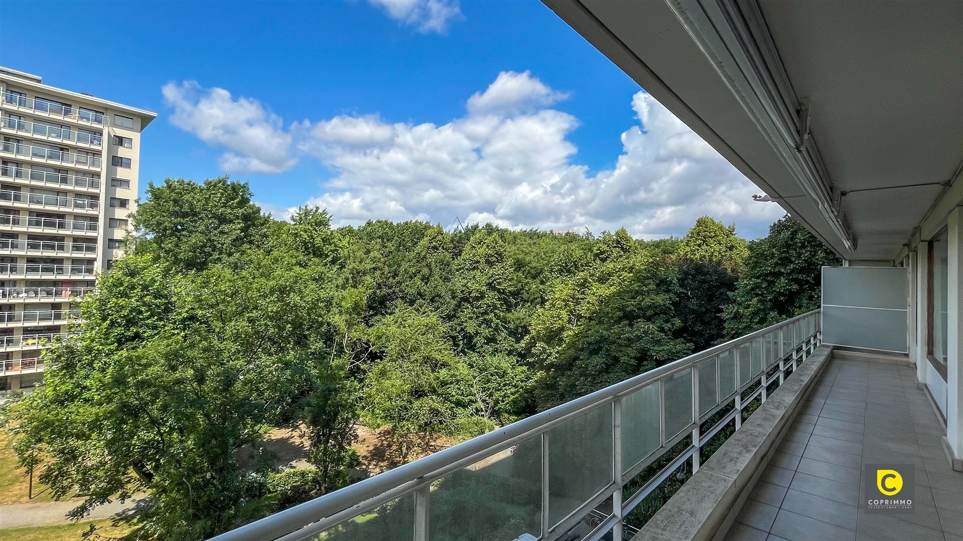 Ruim appartement met 2 slp en terras! foto {{pictureIndex}}