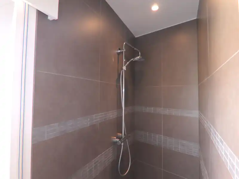 Comfortabele 3-slaapkamerwoning met GARAGE te huur in Sint-Michiels Brugge foto 8
