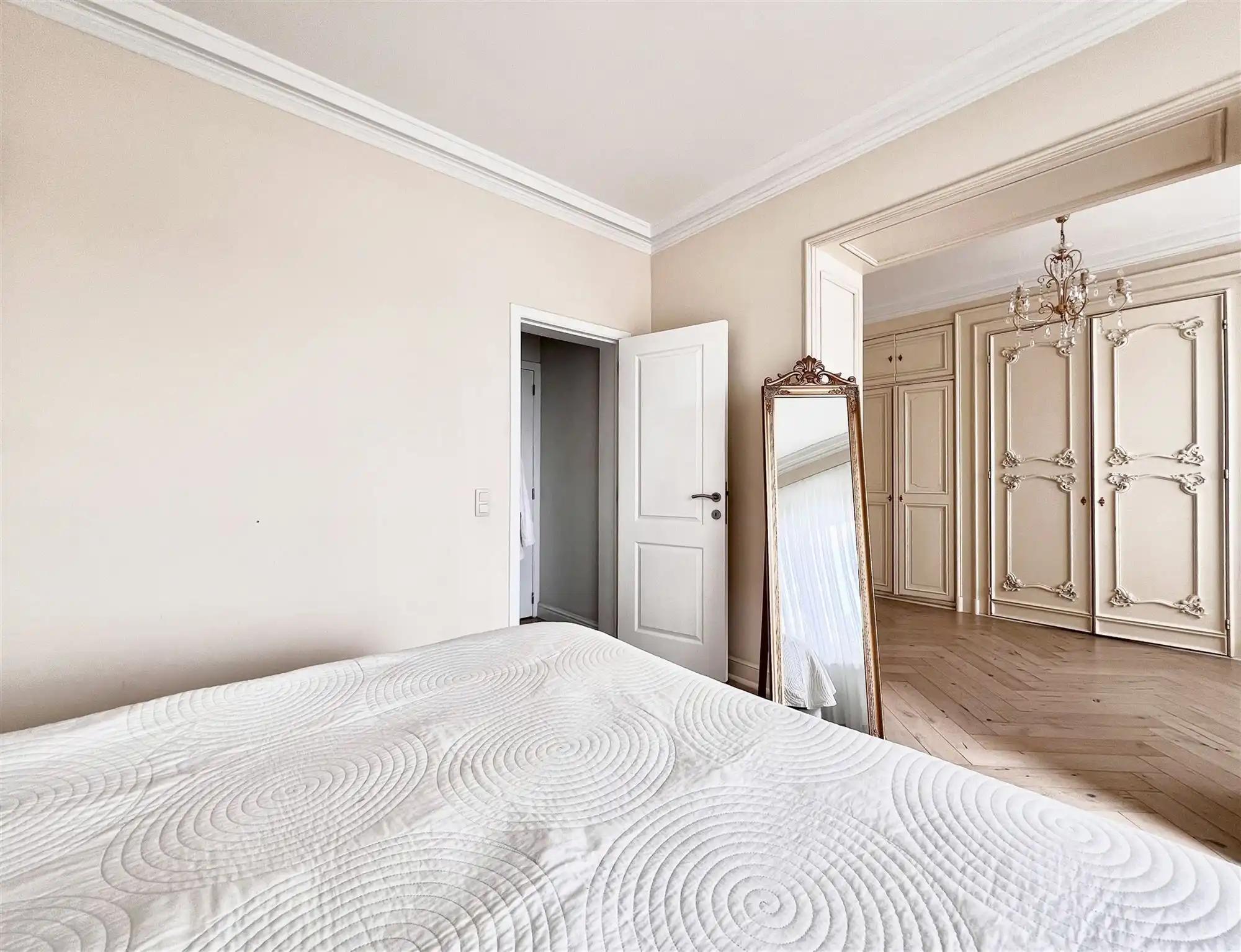 Exclusief en luxueus appartement in een prestigieus residentieel gebouw foto 17