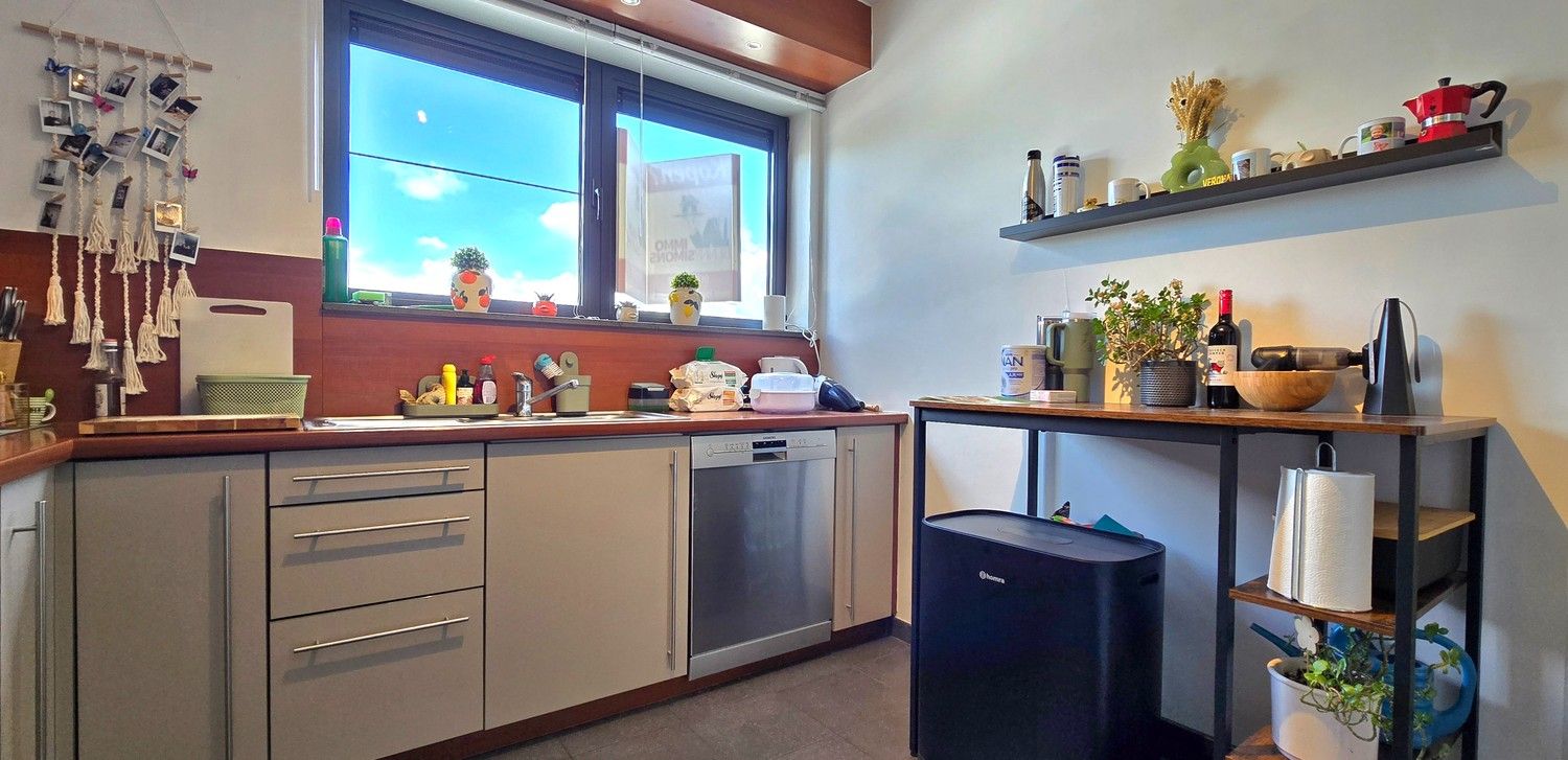 TE KOOP: Instapklaar appartement met 3 slaapkamers, dubbele garage en 2 terrassen foto 9