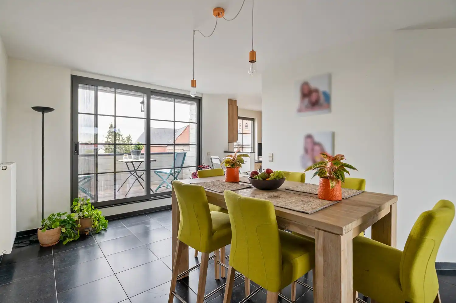 Ruim duplexappartement met 2 slaapkamers op toplocatie te Lint foto 8