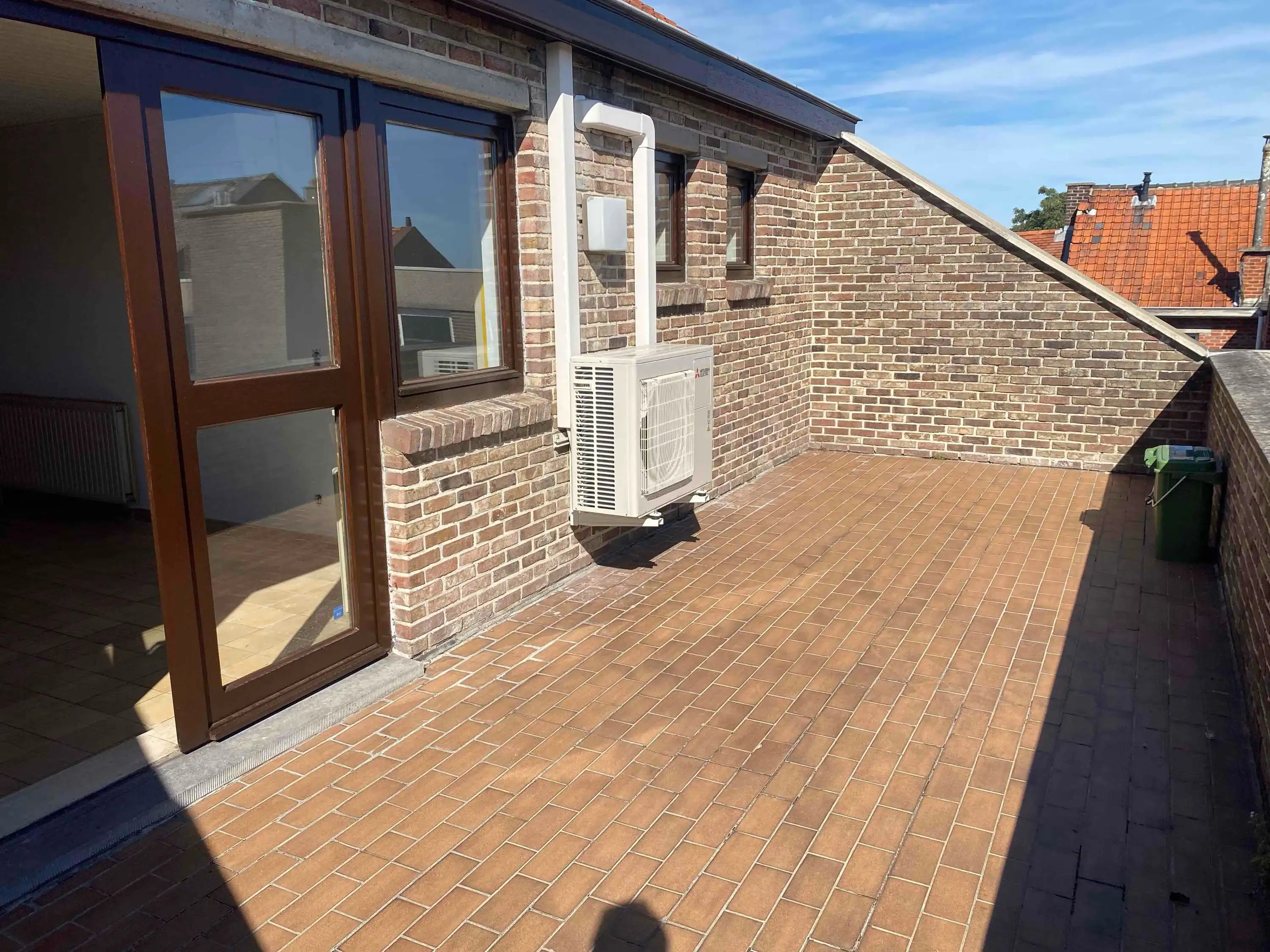 Mooi centraal gelegen appartement met ruim terras op de derde verdieping foto 12