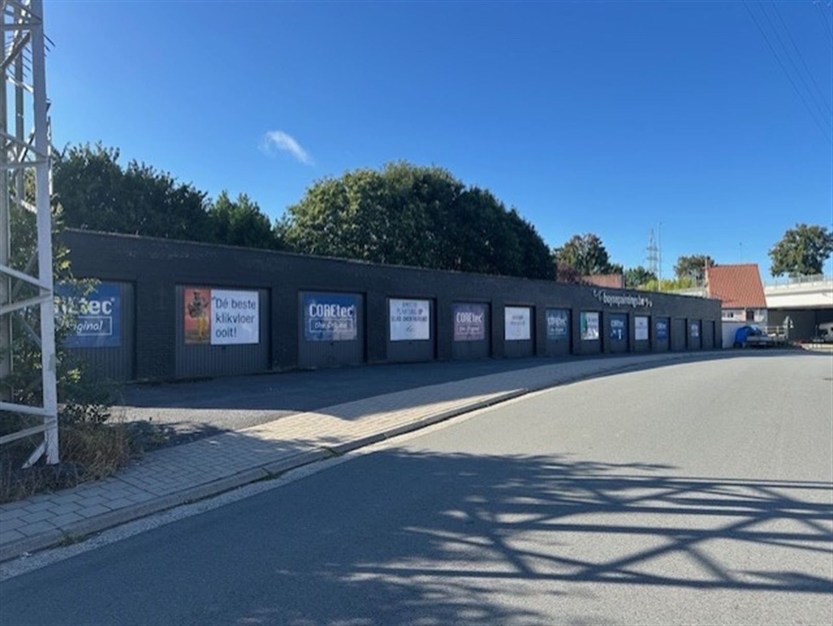 13 garages te Bevere foto 3