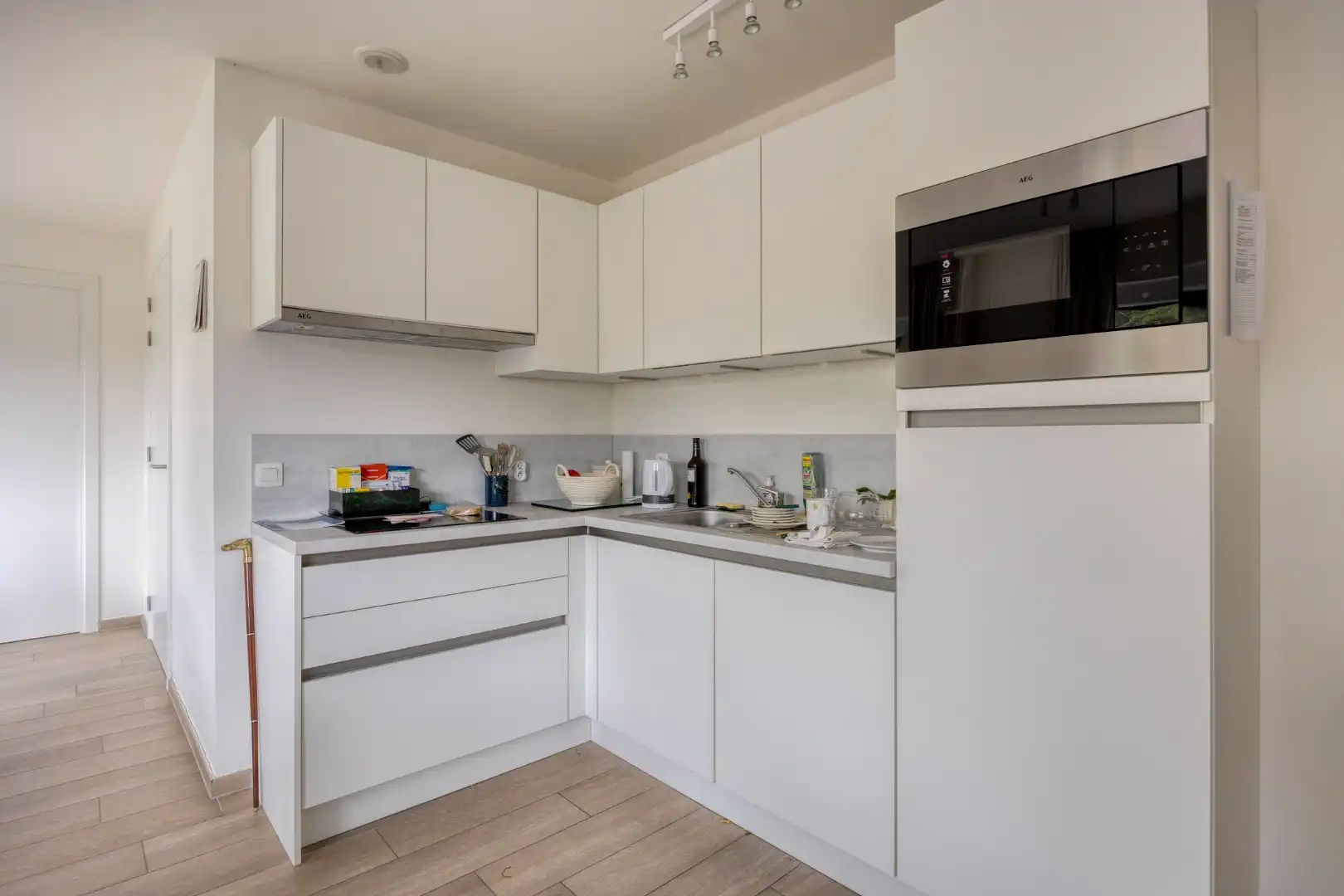 Leuke service flat met 2 SLPKS en terras in het hartje van Mol! foto 6