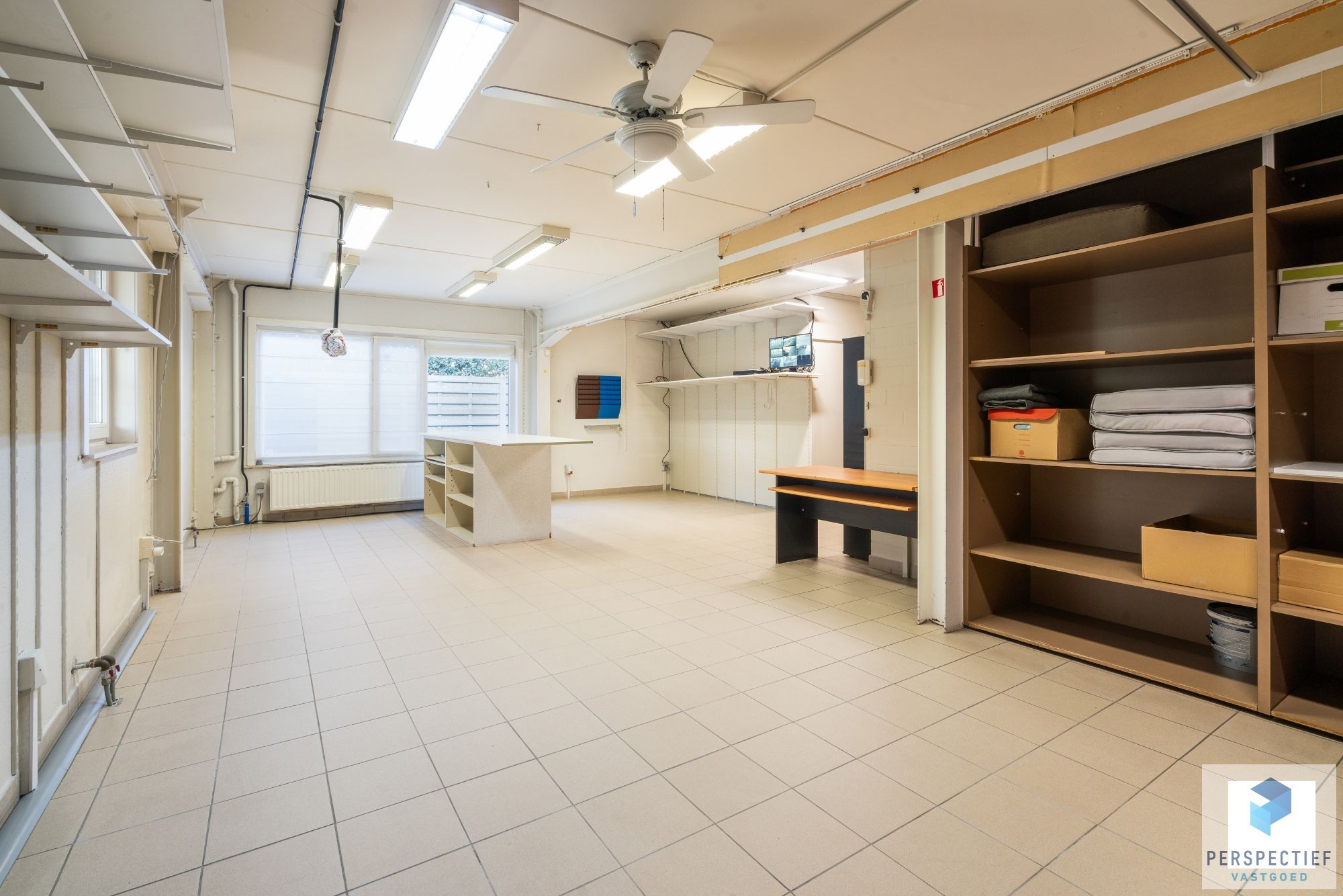 Handelspand met Winkelruimte, Magazijn en Woonst op 1.682 m² foto 17