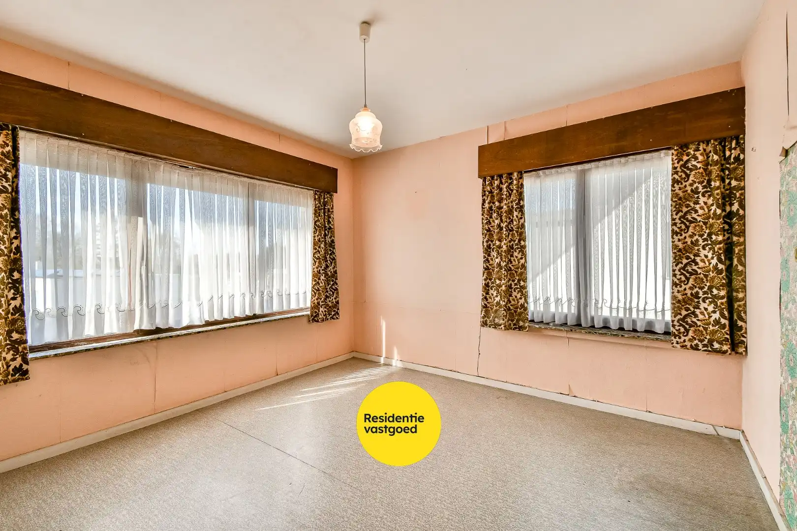 Te renoveren halfopen bebouwing met tuin en groot potentieel foto 14