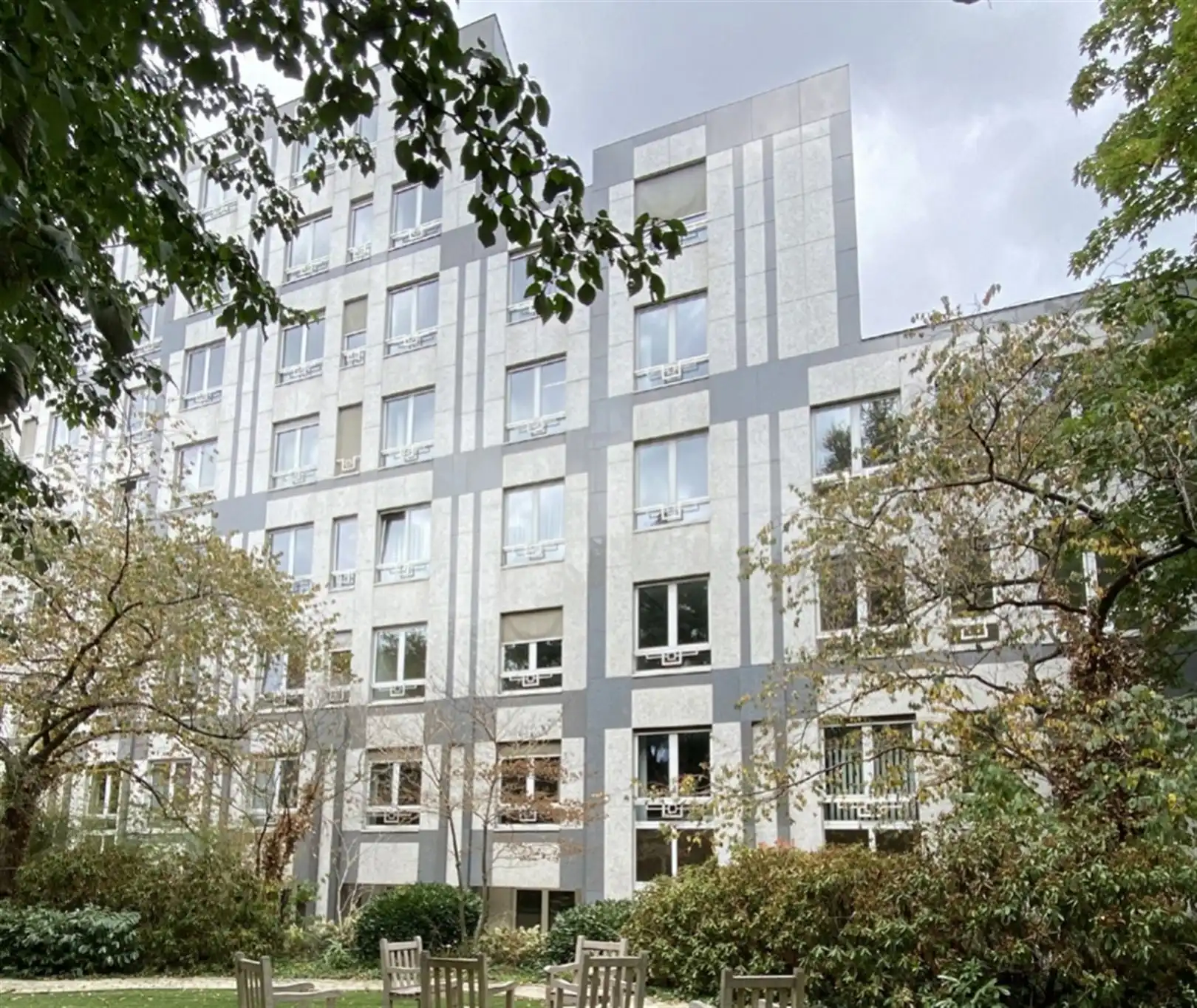 GERLING HOUSE: kantoor te huur van 390m² foto {{pictureIndex}}