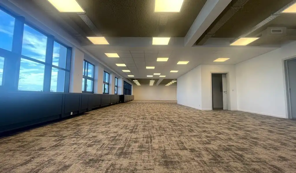 Vernieuwde kantoorruimte te huur op zichtlocatie te Deurne  foto 4