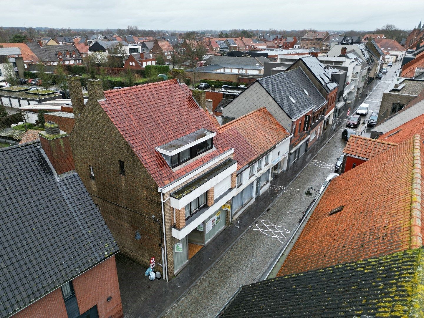 Ruime woning met commerciële ruimte in het centrum van Koekelare  foto 23