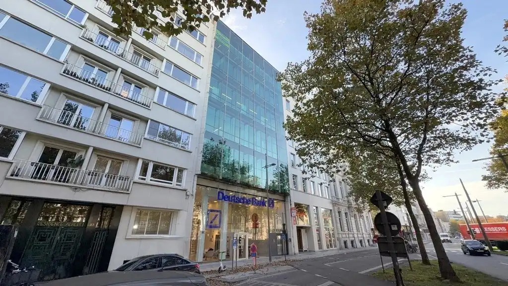 Stijlvolle kantoren te huur in Hardy Building te Antwerpen foto {{pictureIndex}}