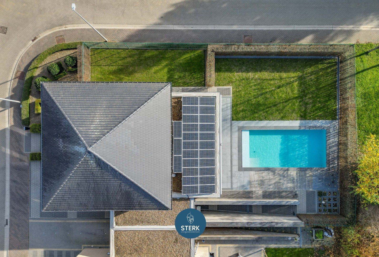 INSTAPKLARE GEZINSWONING MET EEN BEWOONBARE OPP. VAN 390 M² TE ZUSSEN !  foto 26