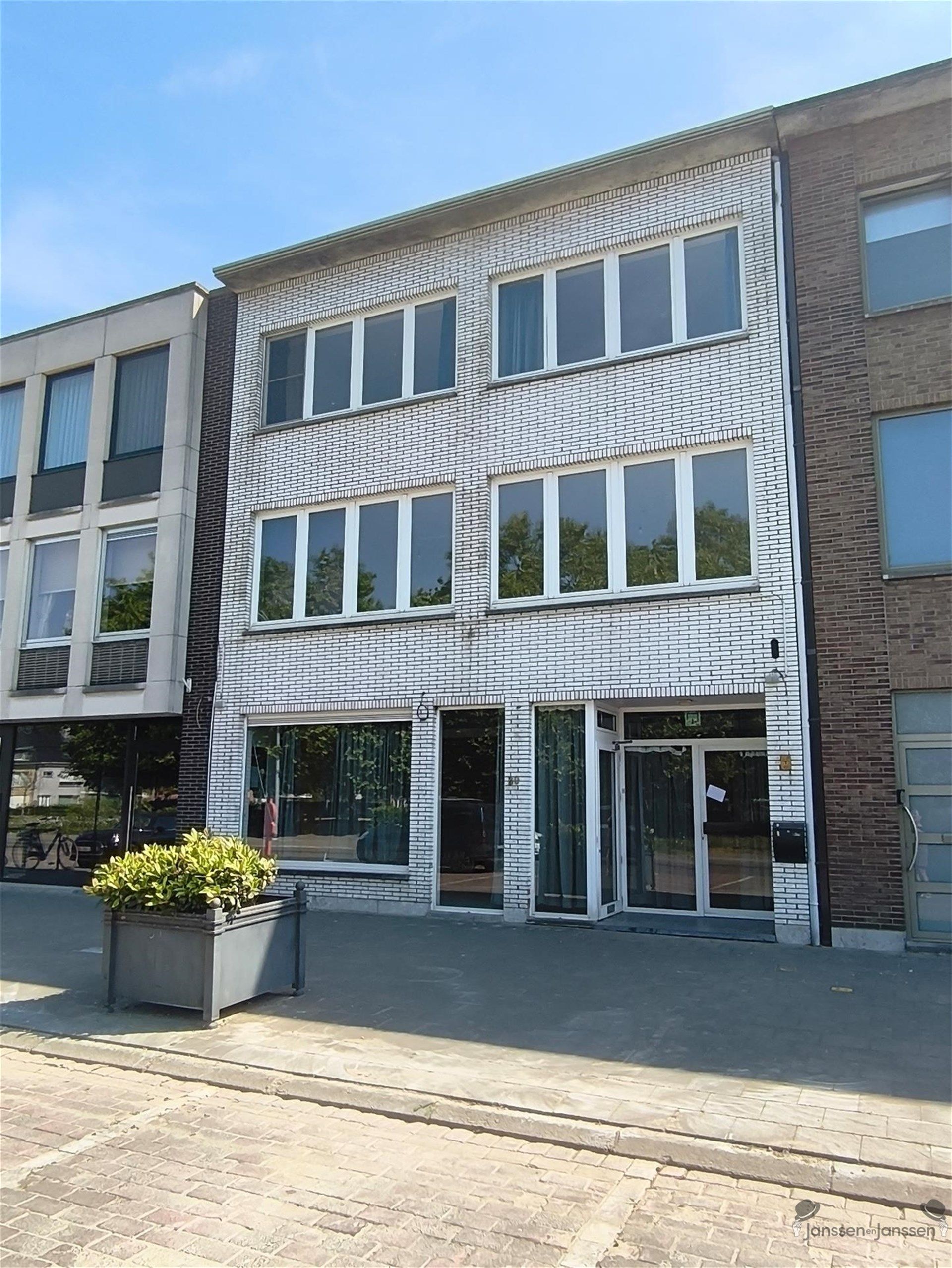 ()=>{if(producerUpdateValueVersion(node),producerAccessed(node),node.value===ERRORED)throw node.error;return node.value} Pater Segersstraat 20 - 9100 SINT-NIKLAAS
