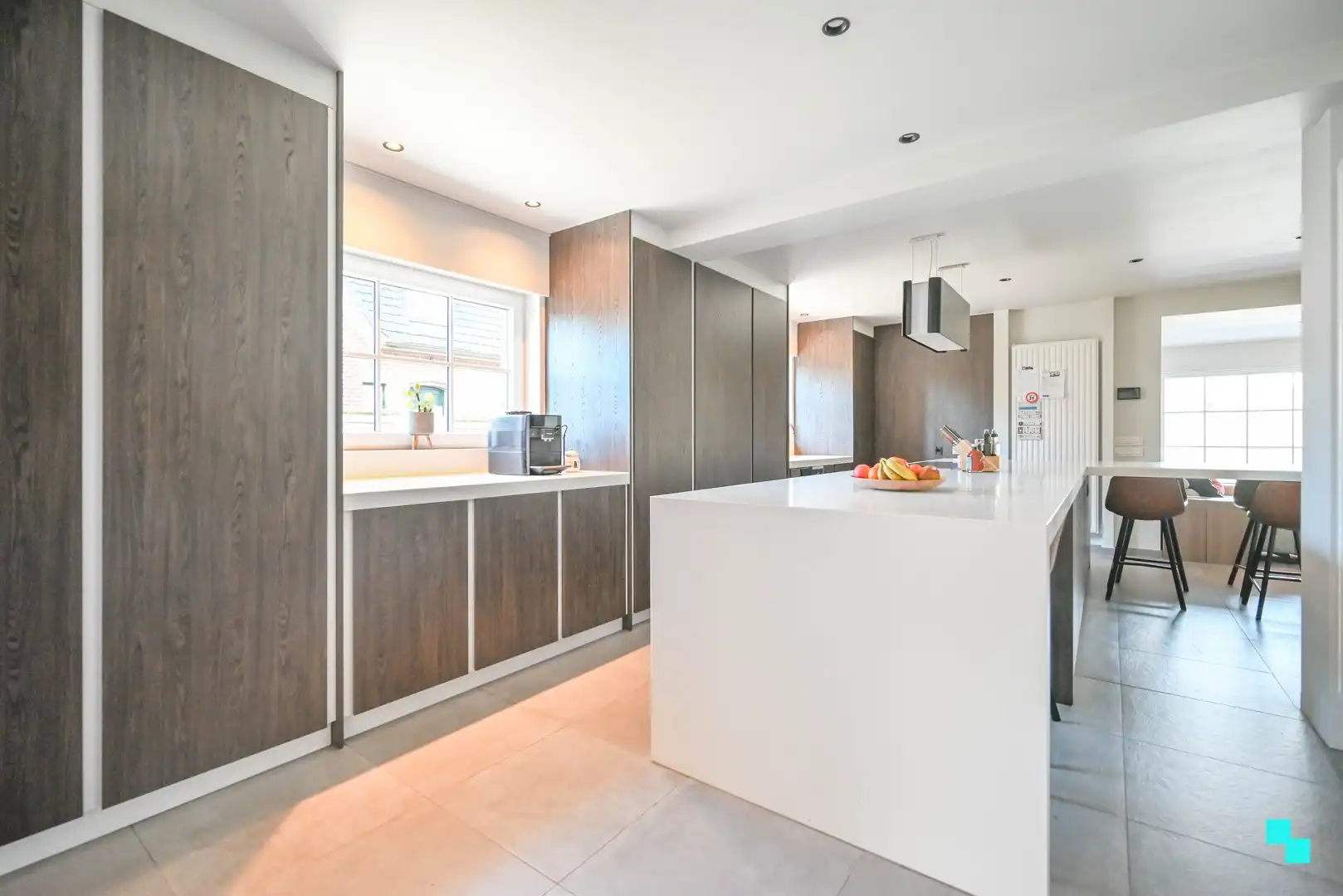 Gerenoveerde, veelzijdige woning in Anzegem foto 3