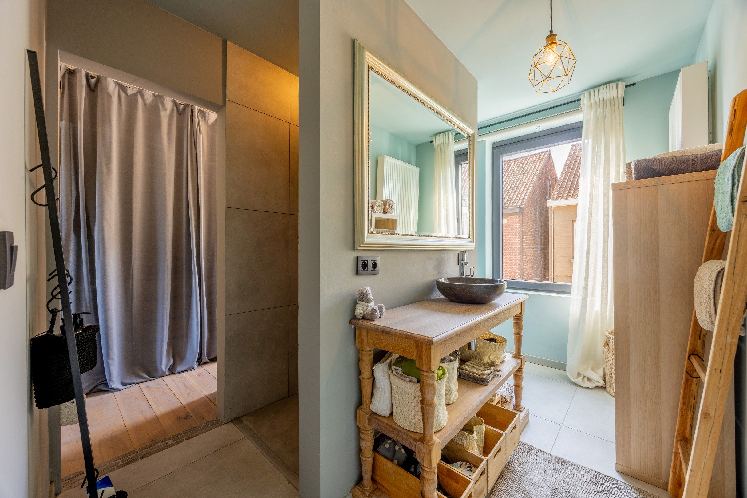 GERENOVEERDE WONING MET TUIN EN UITWEG foto 10
