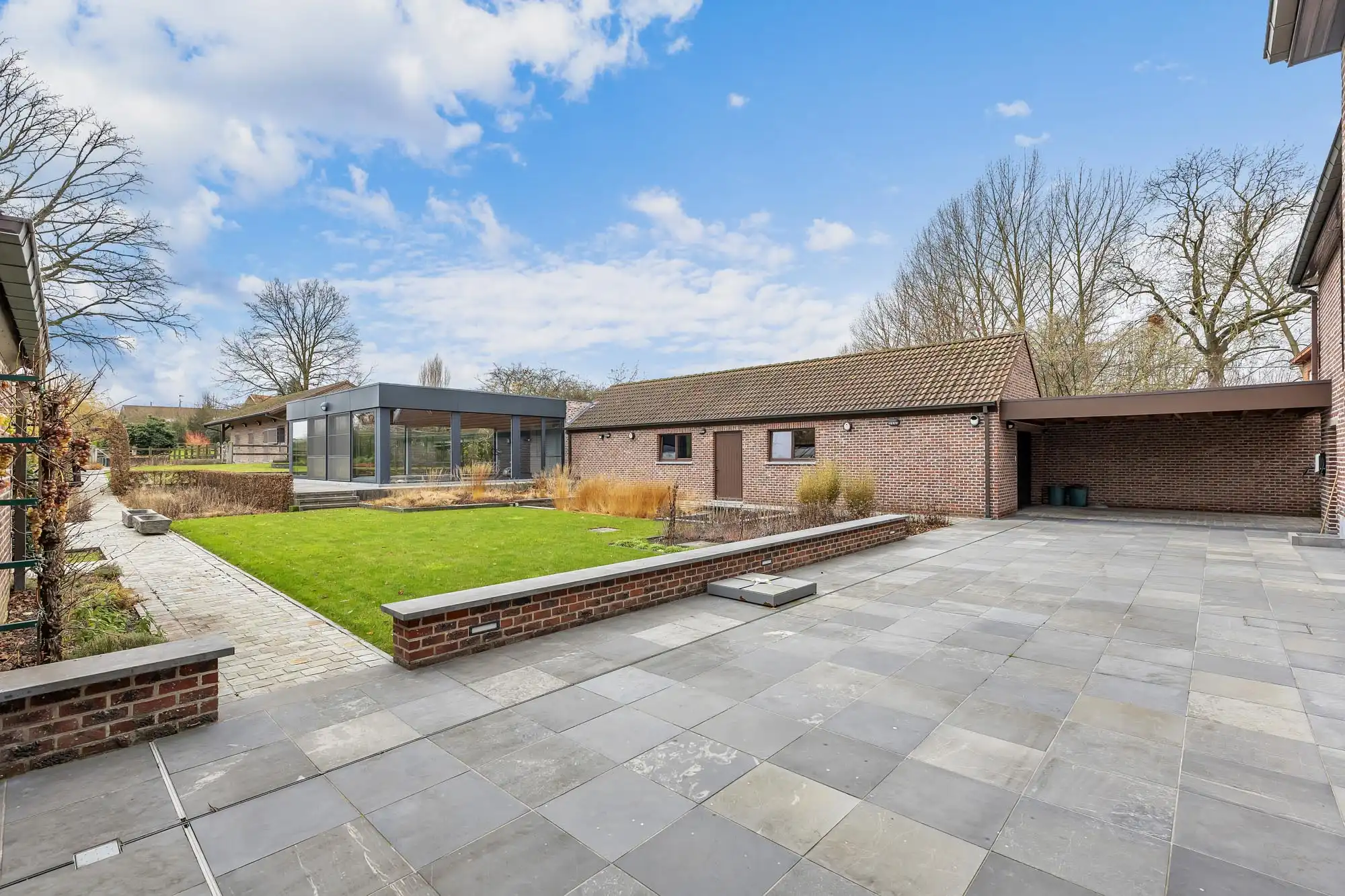 Exclusief landhuis met binnenzwembad en stallingen foto 10