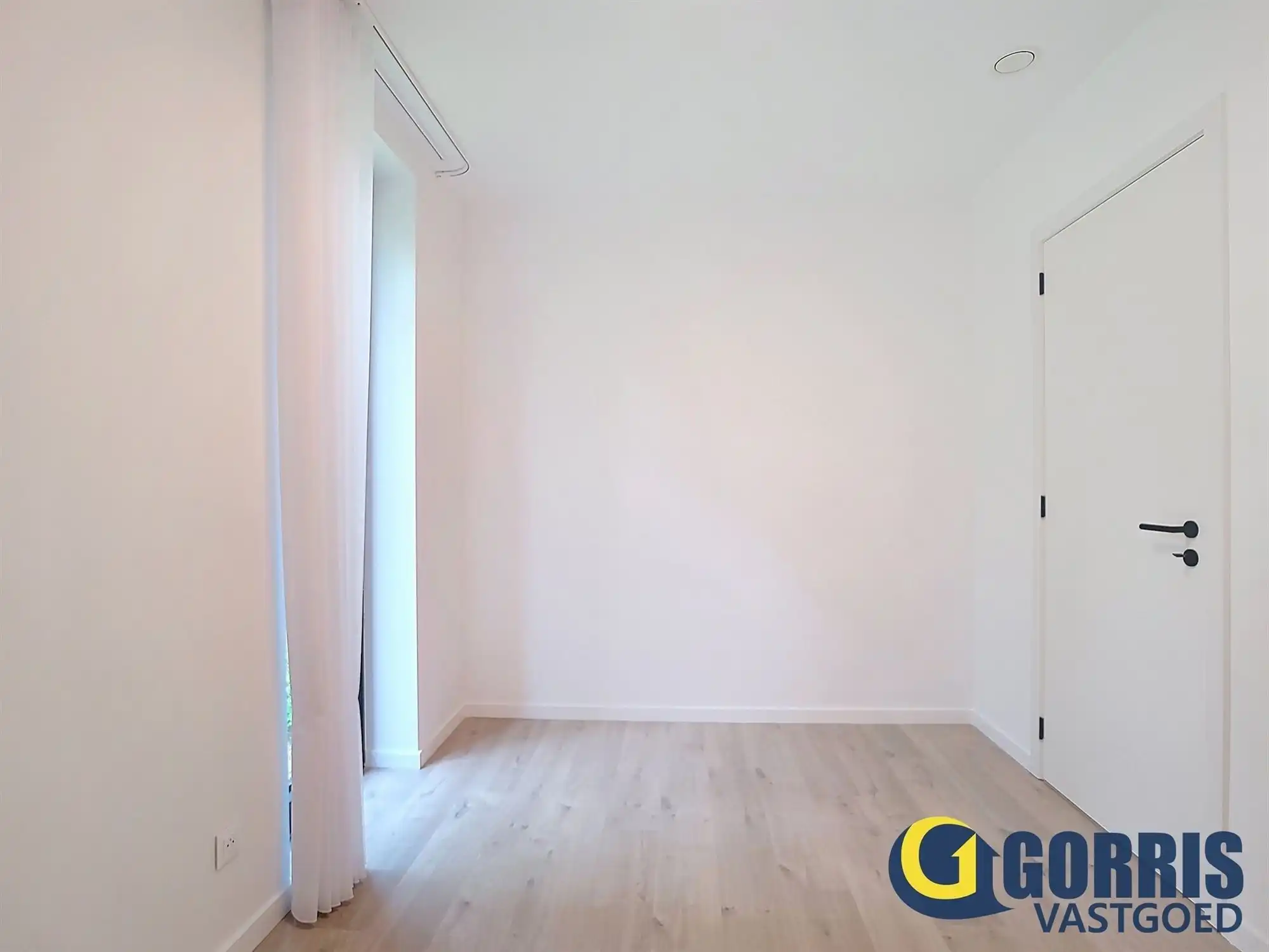 Rustig gelegen gelijkvloers nieuwbouwappartement met 2 slaapkamers. foto 9