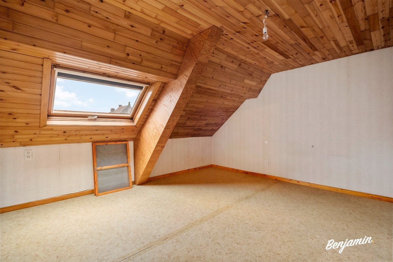 Ruime, verzorgde rijwoning met 4 slaapkamers, tuin en garage op centrale ligging te Menen foto 15