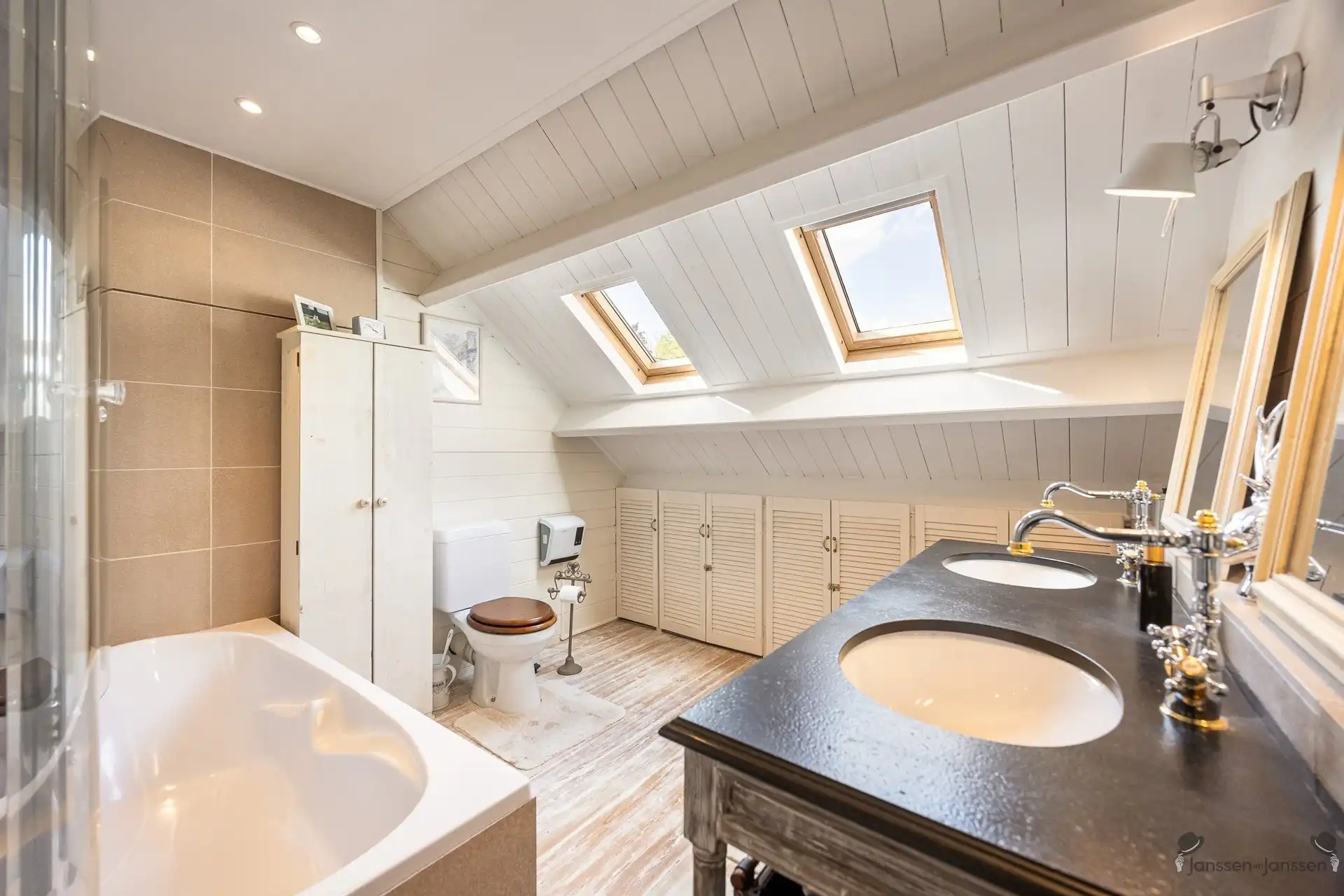 Instapklare woning met verzorgde tuin op een perceel van 810 m² foto 18
