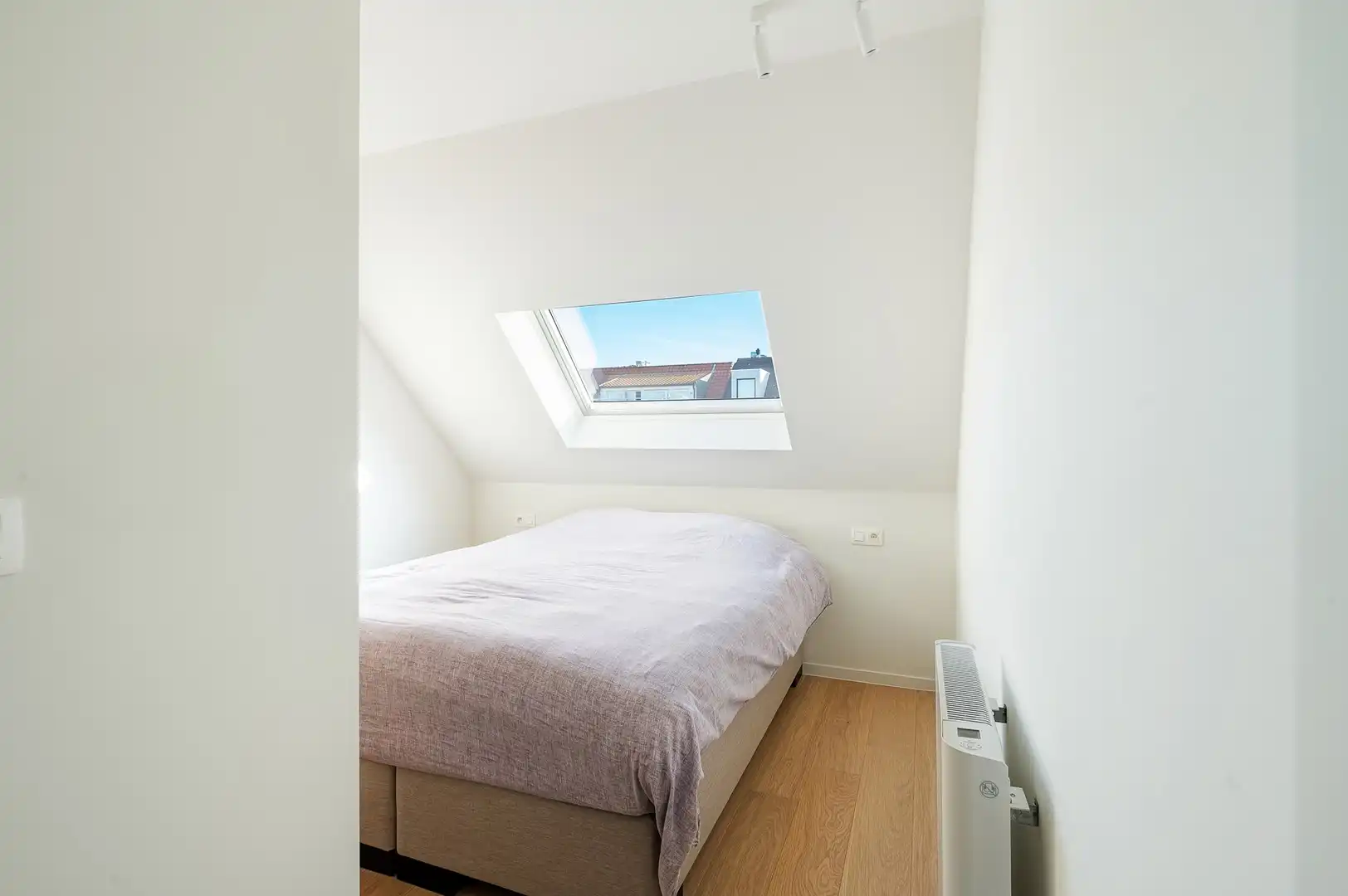 Luxueus gerenoveerd duplexappartement met drie slaapkamers. foto 26