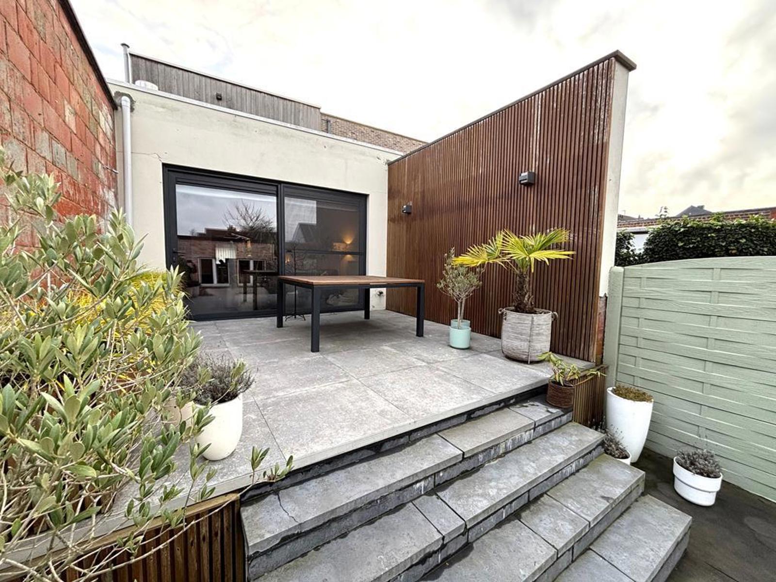 Zeer verzorgde woning met ruime garage en aangelegd terras foto 23