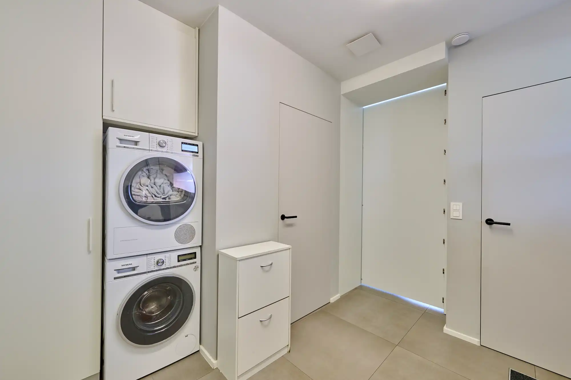 Recente villa op breed perceel prachtig zicht foto 17