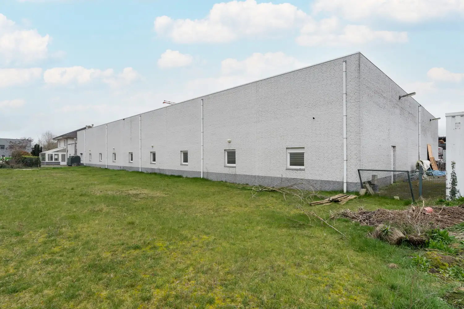 BEDRIJFSPAND MET CONCIERGEWONING foto 113