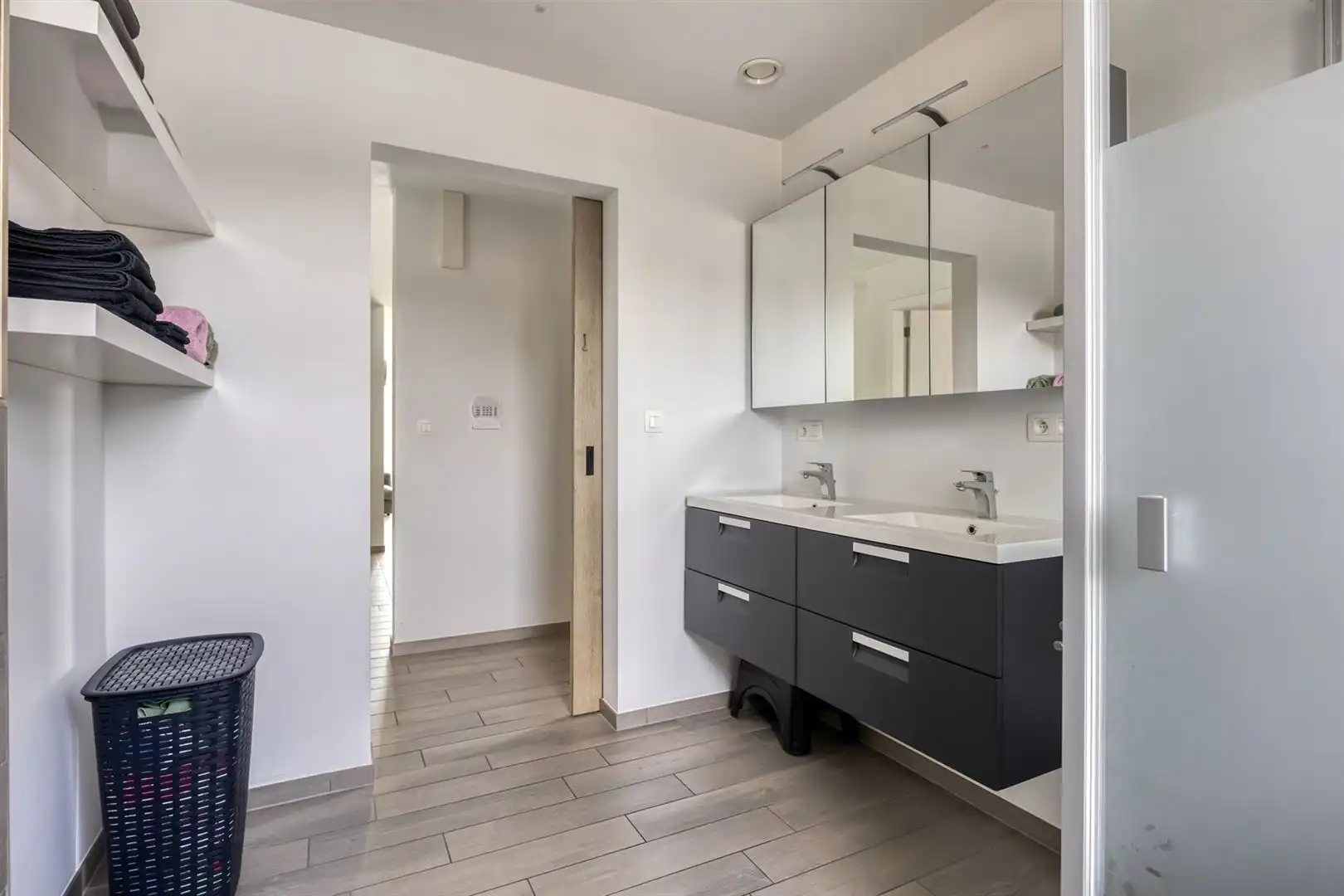 TE KOOP: Modern handelshuis met eindeloze mogelijkheden in Koersel! foto 46