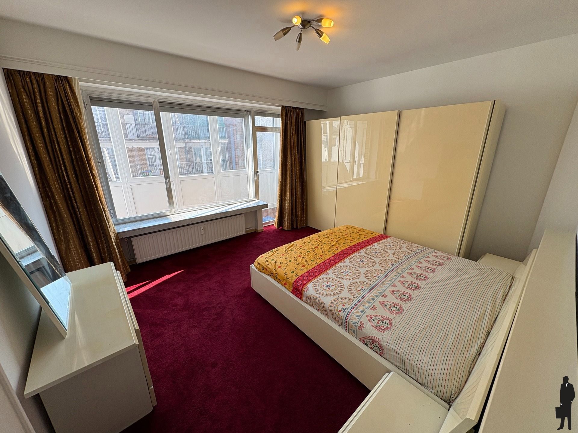 Gemeubeld instapklaar 3-slaapkamer appartement te huur foto 11