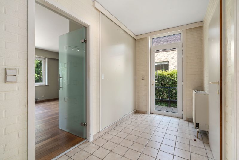 Ruime woning op goed gelegen locatie - 421 m² foto 4