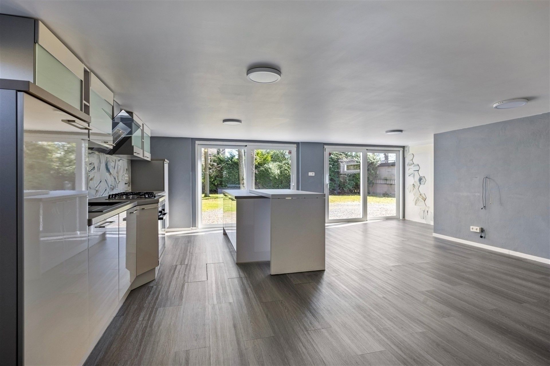 Ruime gerenoveerde villa met 4 slaapkmaers in residentiele wijk foto 16