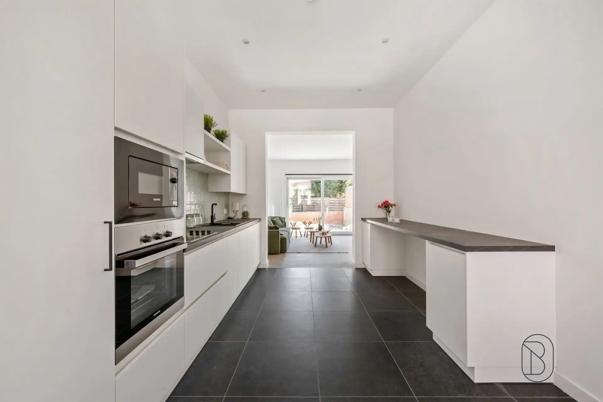 Goedgelegen leuk gerenoveerde woning met stadstuin foto 5