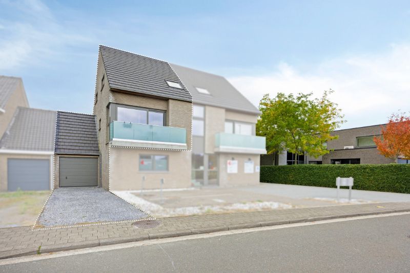 Lichtrijke duplex met 3 slaapkamers en mogelijkheid tot garage. foto {{pictureIndex}}