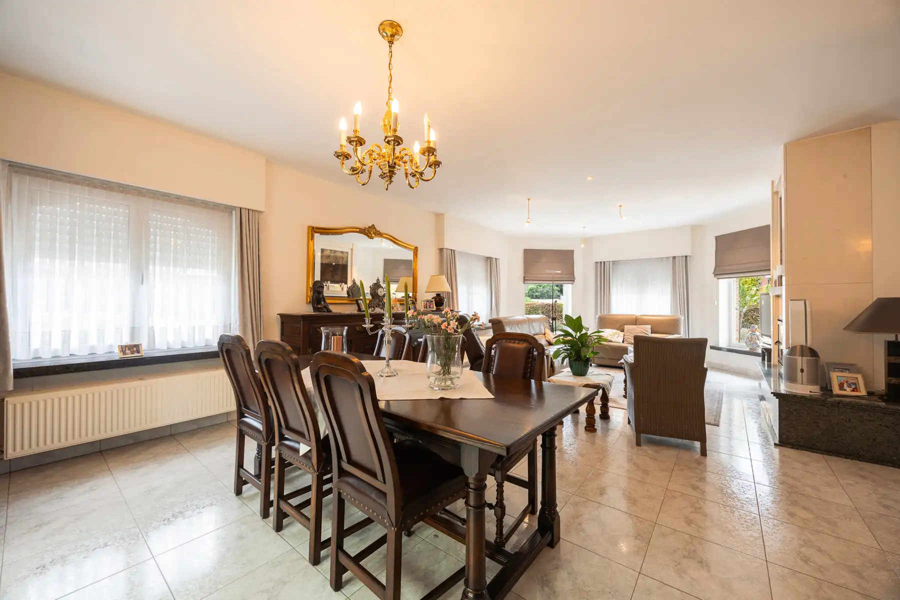 Royaal vrijstaand landhuis in zeer rustige buurt foto 5