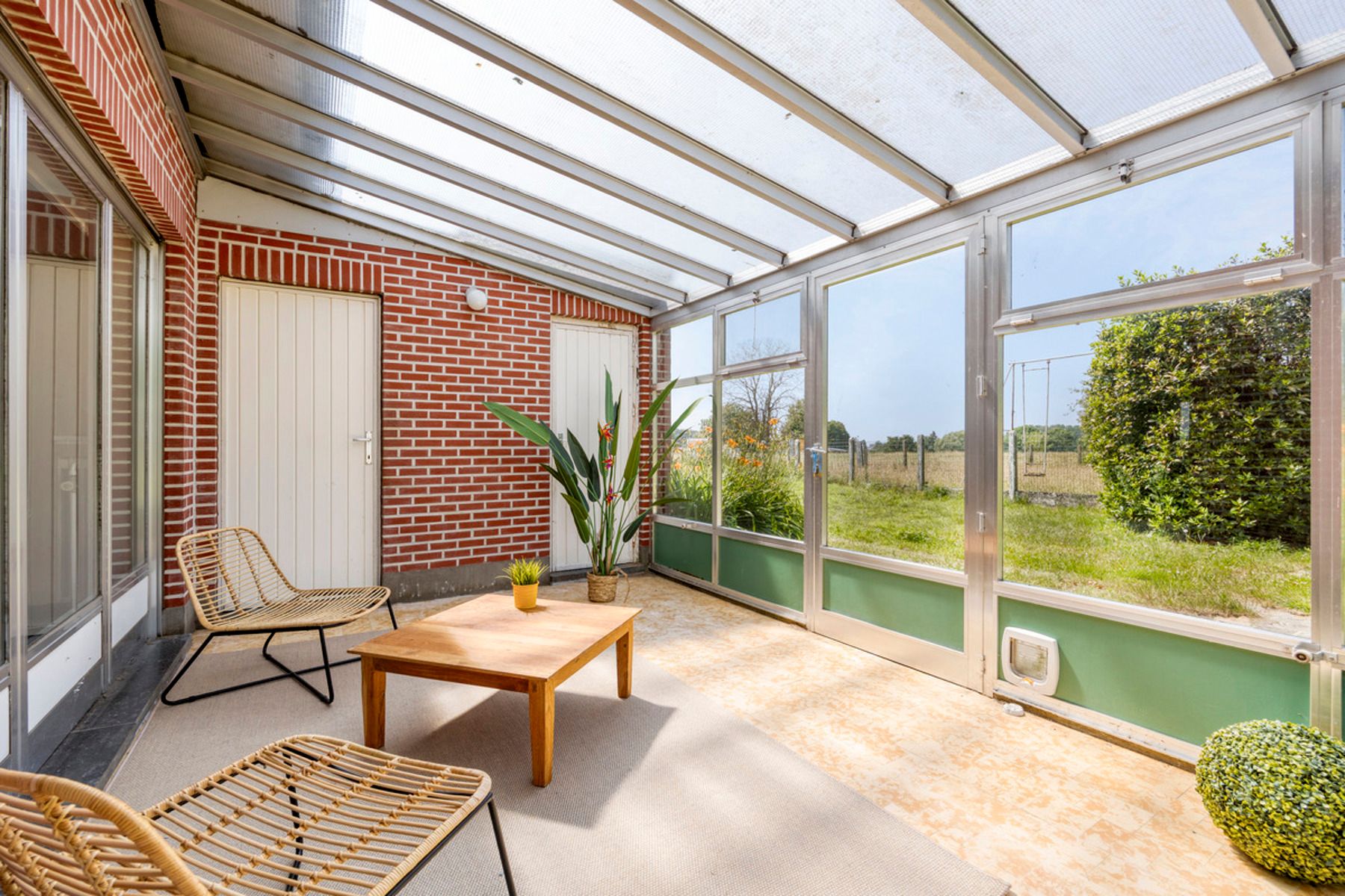 Ruime woning met potentieel op perceel van 13a70ca. foto 11
