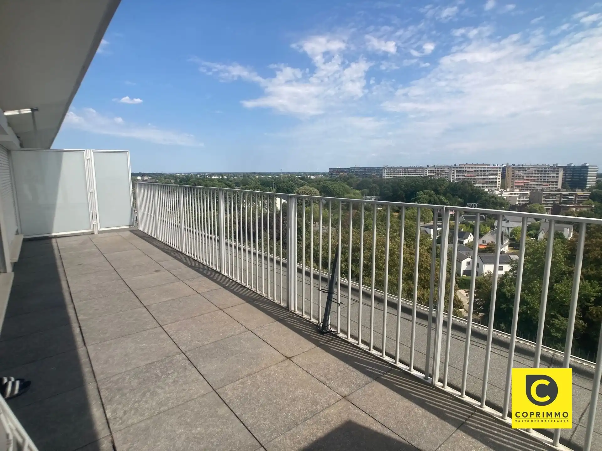 Uniek 1 slpk app met adembenemend dakterras! foto 4