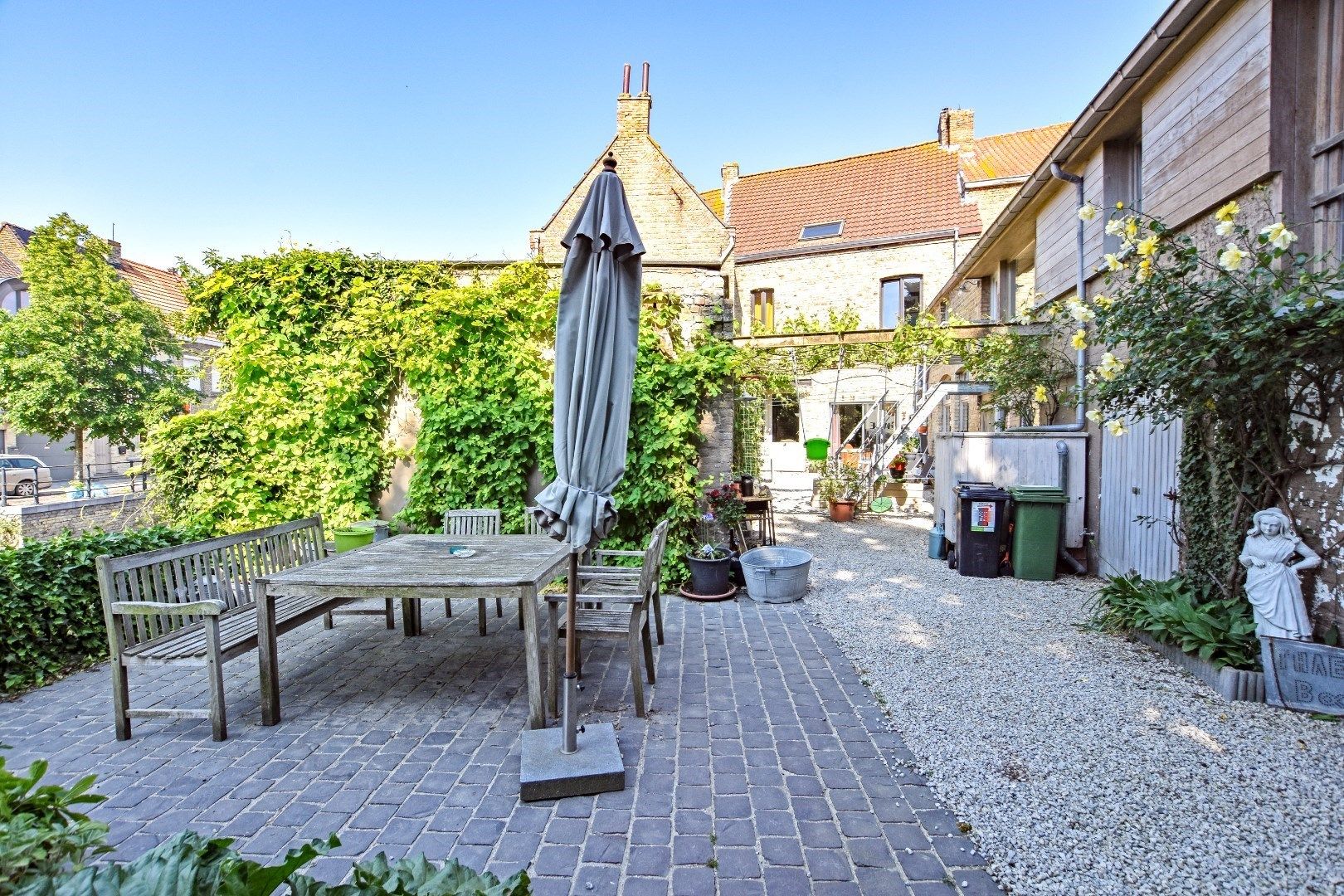 Statige woning met tal van mogelijkheden in centrum Diksmuide op 226 m² foto 6