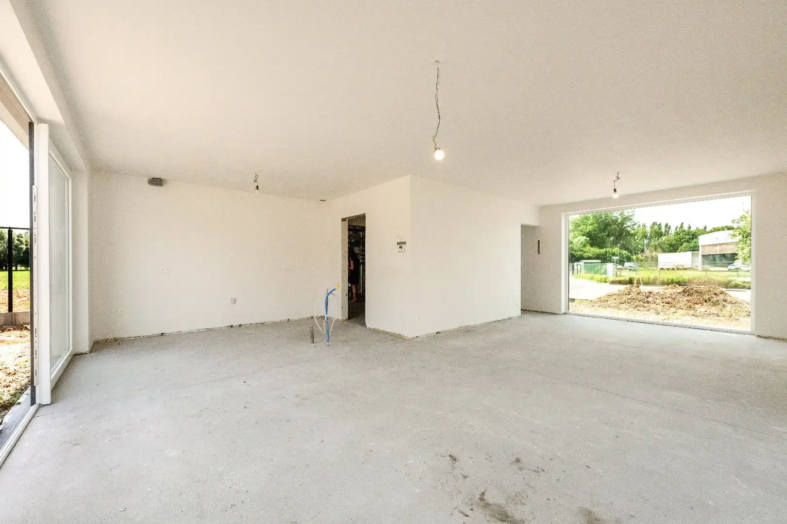 PRACHTIGE MODERNE WONING MET TUIN | GARAGE EN BIJGEBOUW (24 m²) foto 2