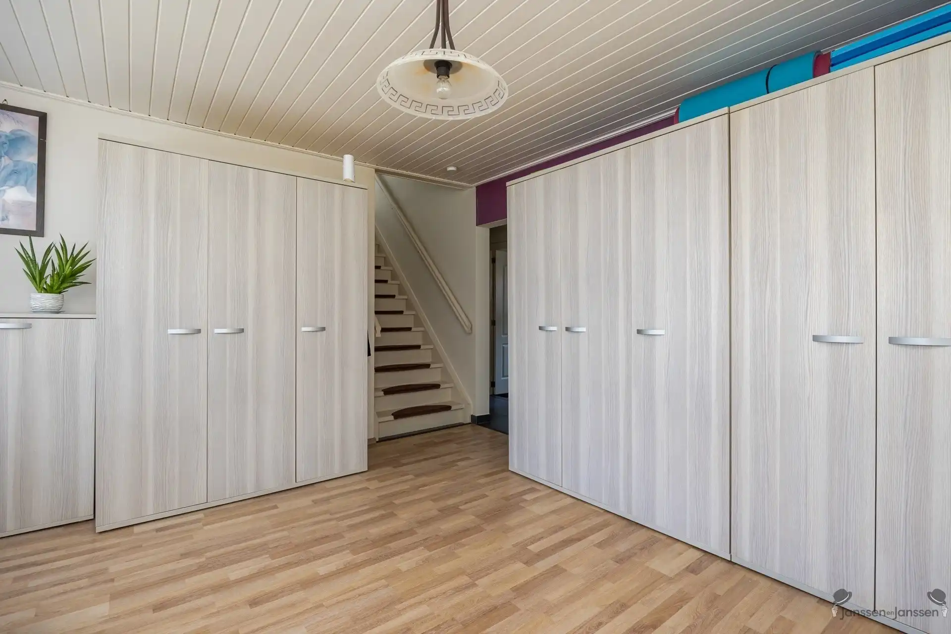 Ruime laagbouw woning met 4 slaapkamers, tuin en garage in hartje Brasschaat foto 11