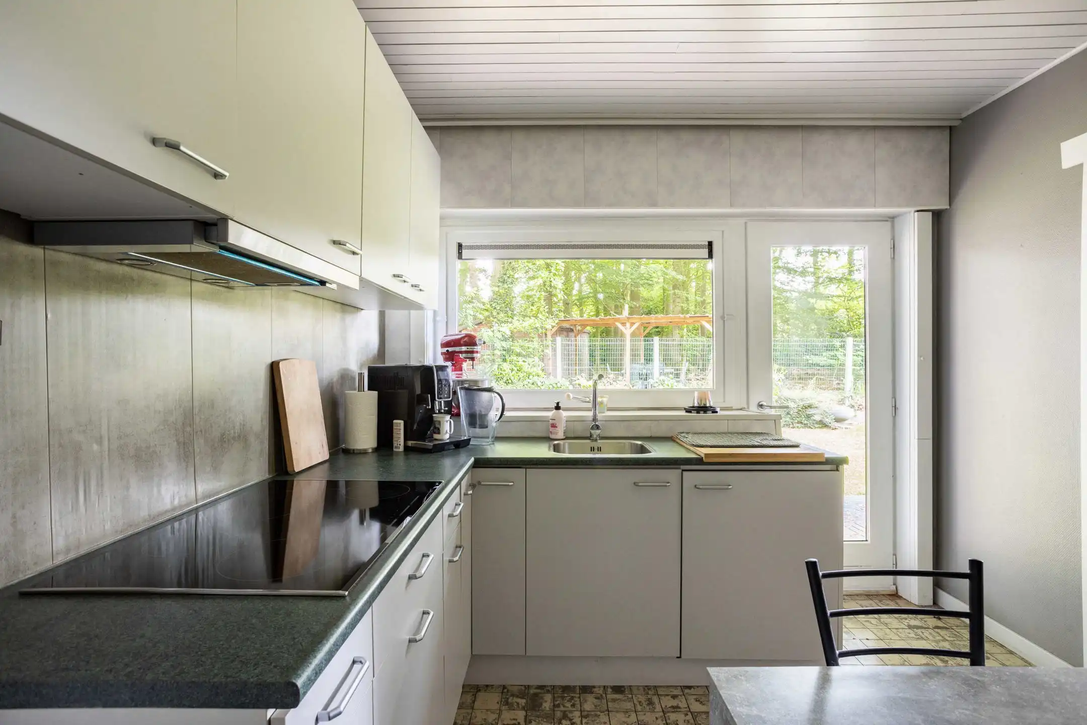 Te moderniseren bungalow met bos in Louise-Marie foto 14