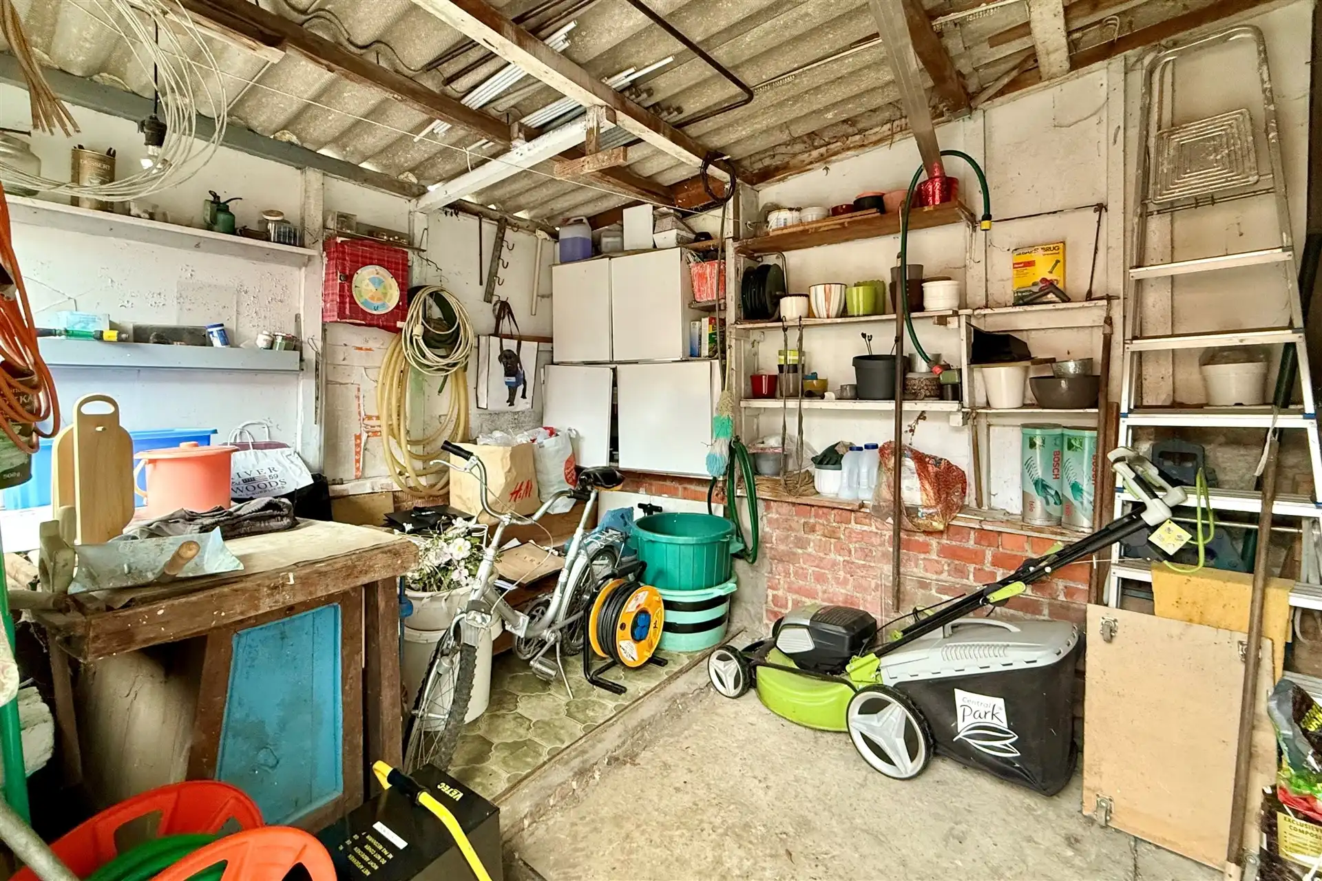 Op te frissen woning in het centrum foto 25