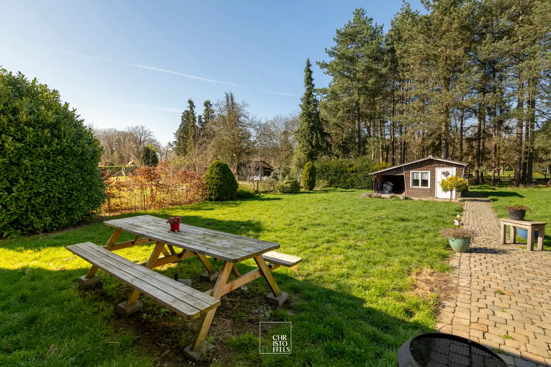 Bungalow op ruim perceel (2000m²) in een groene, rustige omgeving te Gellik-Lanaken! foto 9