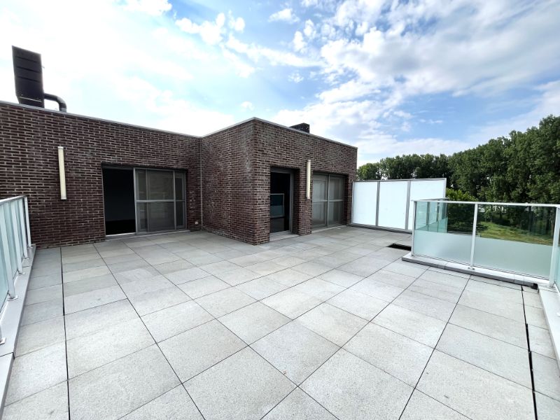 Luxe appartement met 3 slaapkamers en 2 terrassen foto 14